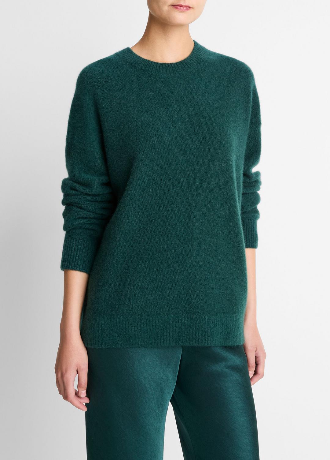 VINCE Plush Cashmere Crew Neck Sweater in Crew Neck