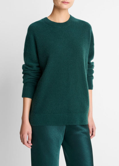 VINCE Plush Cashmere Crew Neck Sweater in Crew Neck