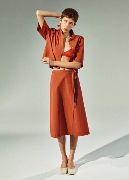 VINCE Cotton Short-Sleeve Cropped Shirt in Shirts & Tees